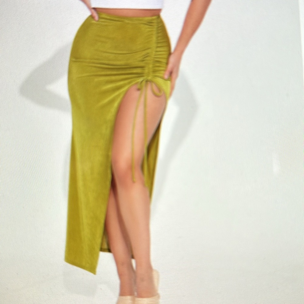Fashion Nova - Scrunched slit Skirt